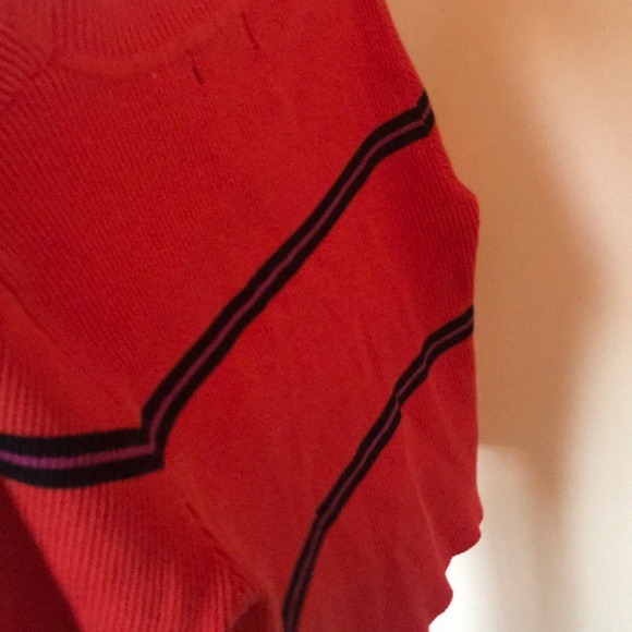 Paper Heart- Orange/red slight cropped long sleeve - Picture 3 of 3